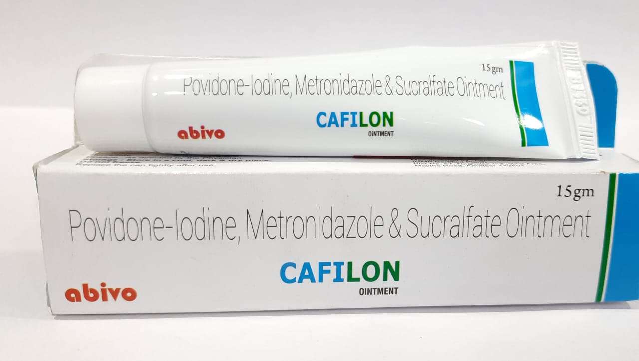 mometasone 0.1%w/w+hydroquinone + 2%w/w+ tretinoin 0.025% w/w tube